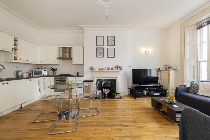 Stunning Apartment Kingdon Road, West Hampstead